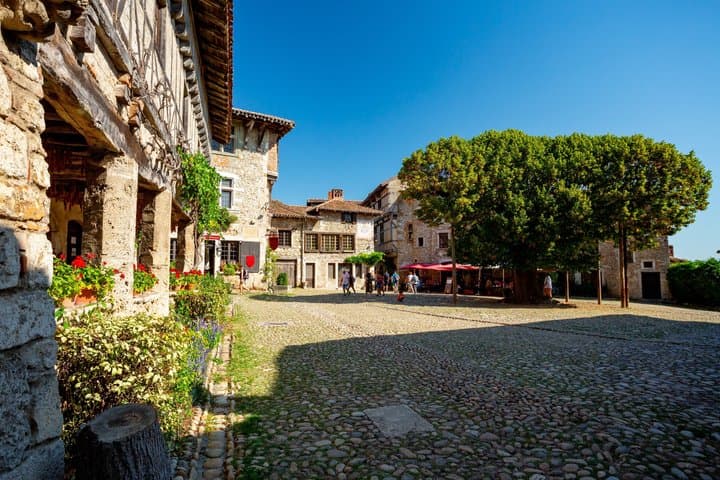 Lyon Private Daytrip to Pérouges Medieval Village