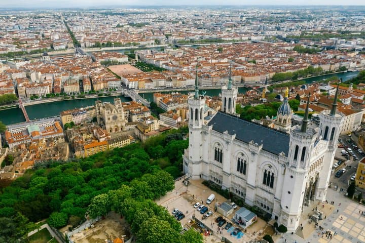 Annecy and Lake Annecy Private Day Tour from Lyon