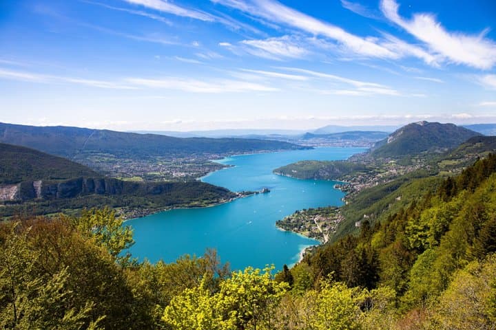 Annecy and Lake Annecy Private Day Tour from Lyon