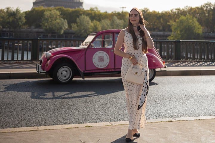 Emily in Paris Tour - in a Pink Citroën 2cv
