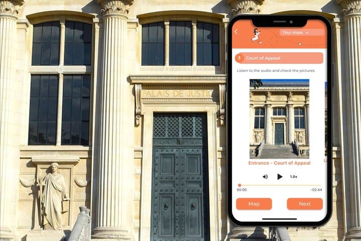 Paris Essential : Self-Guided Tour created by local Official Guide