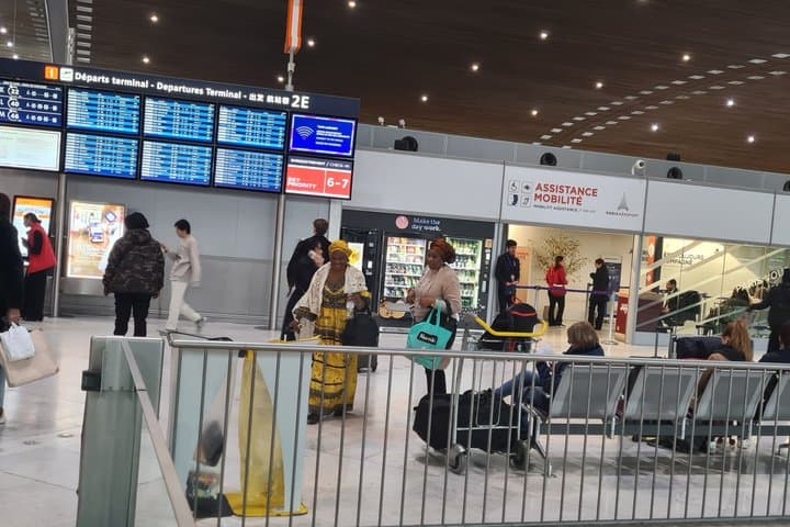 Private Airport Transfer Orly → CDG | Electric One-Way