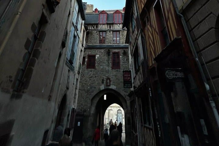 From Medieval Gates to Art Deco Waves: Audio Tour of Rennes