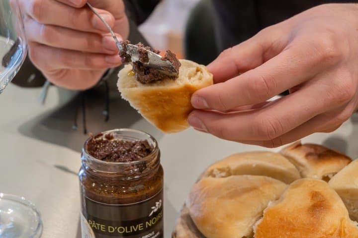 Nice Gourmet immersion between wines and champagne