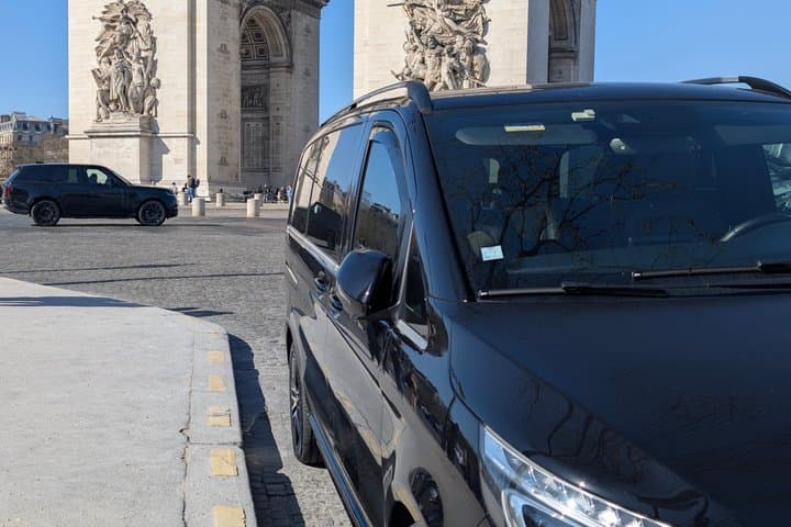 Paris Private Tour by Chauffer Driven Car