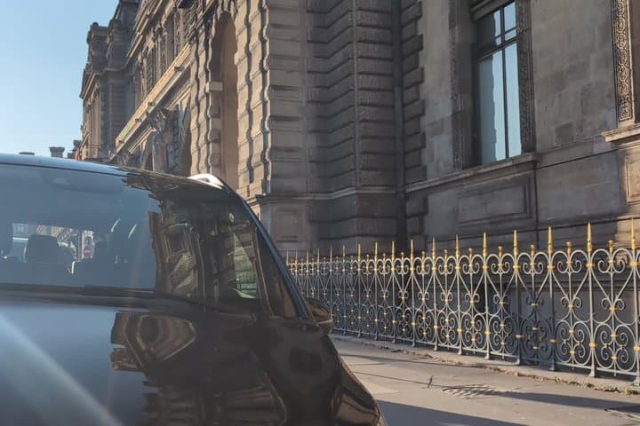 Paris Private Tour by Chauffer Driven Car