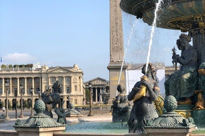 Paris: Royal Squares, Louvre Gardens & City Highlights Tour