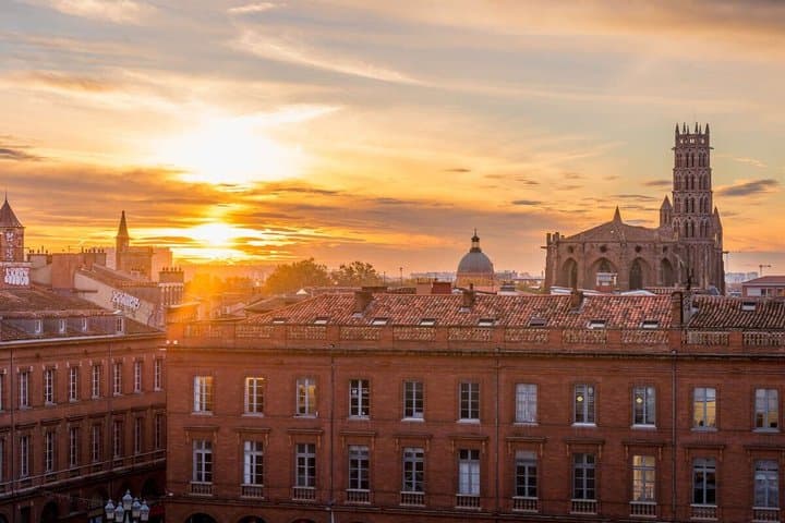 Guided Walking Tour in Spanish Toulouse and its Monuments