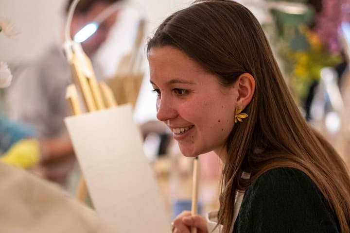 Painting&Wine Workshop - Creative Painting Experience in Paris