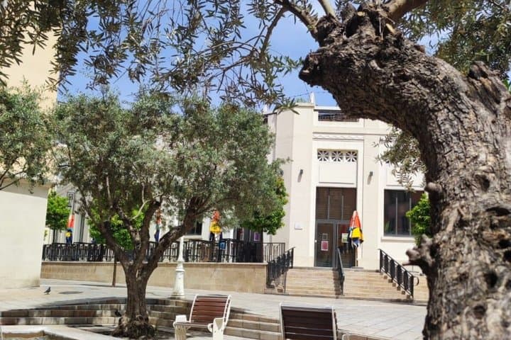 Guided Walking Tour of Old Town Toulon : Secrets and Stories