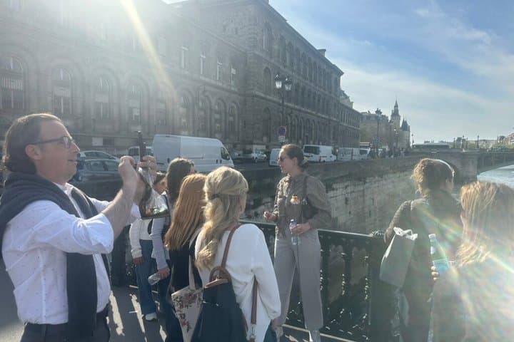 All in a Day - Paris Sightseeing Tour