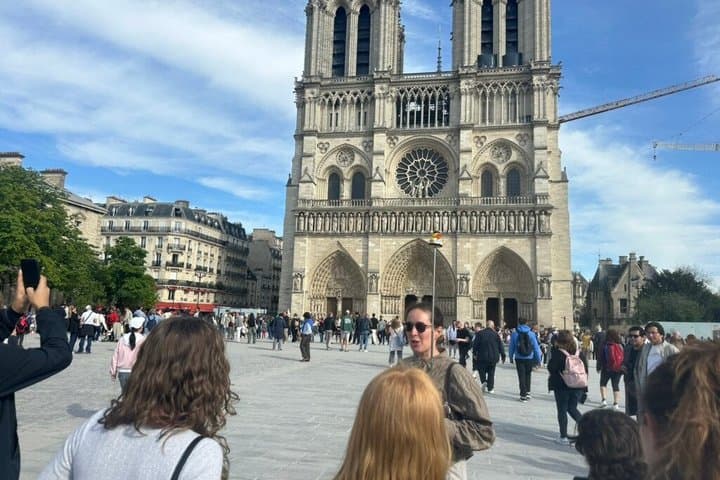 All in a Day - Paris Sightseeing Tour