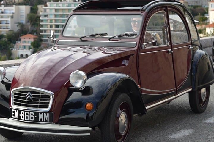 Guided Tour with Vintage Citroën 2CV Charleston