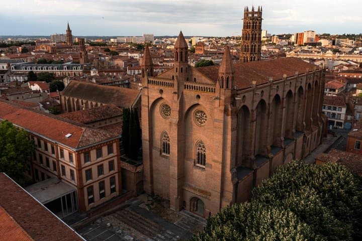 Toulouse: Private Guided Walking Tour of the City’s History