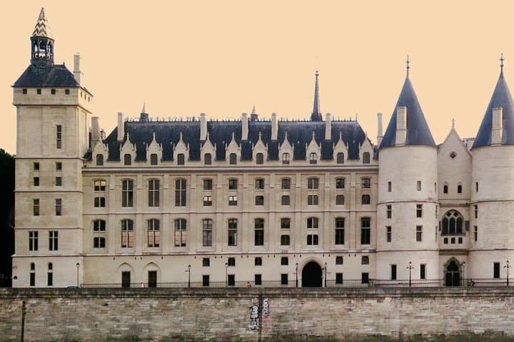 Sainte Chapelle and Conciergerie Tour