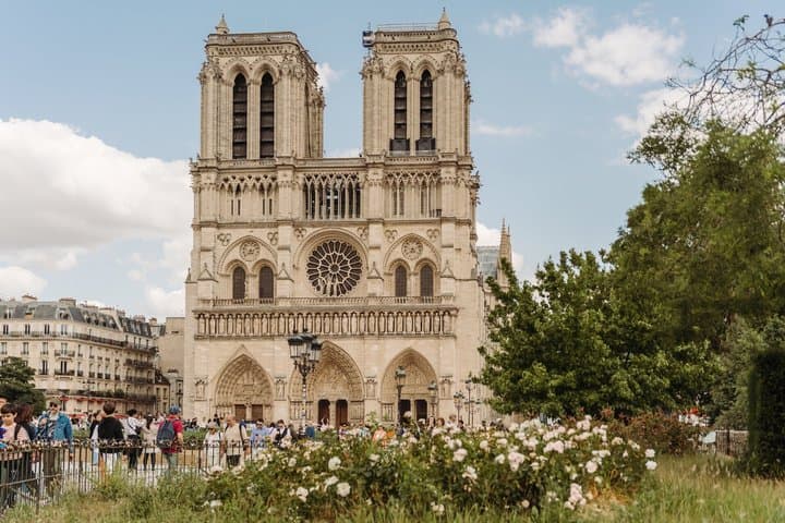 Paris Half-Day Walking Tour with Top Sites & Seine River Cruise