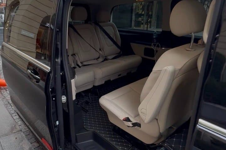Disneyland Paris Private Transfer to or from CDG, Orly or Paris