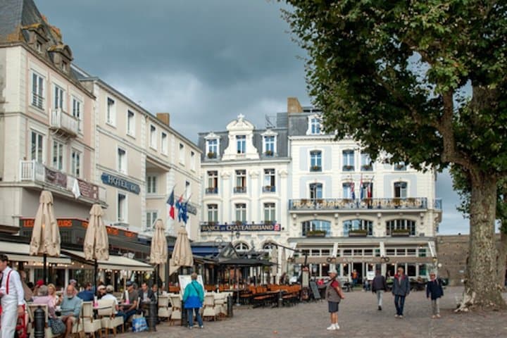 Saint Malo Buccaneers and Bastions Self Guided Audio Walking Tour