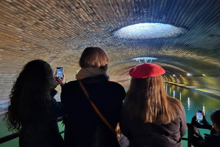 Paris Canal Saint Martin Sightseeing Cruise with Live Commentary