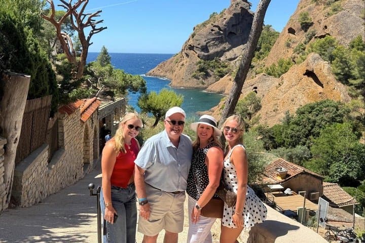 Drive a Cabriolet from Aix en Provence to Cassis la Ciotat