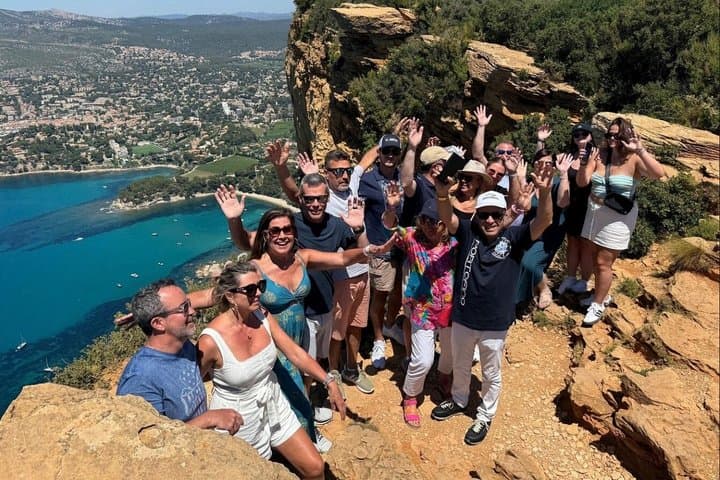 Drive a Cabriolet from Aix en Provence to Cassis la Ciotat