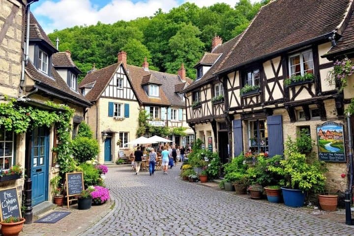 From Paris: a day tour to the cliffs of Étretat and Honfleur