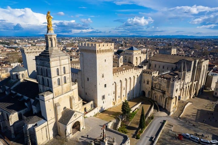 Private Shore Tour: Avignon & Châteauneuf-du-Pape from Marseille