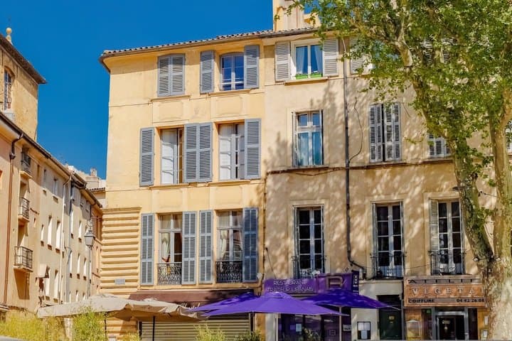 Aix en Provence Walking Tour: Explore Top Sights & Hidden Gems