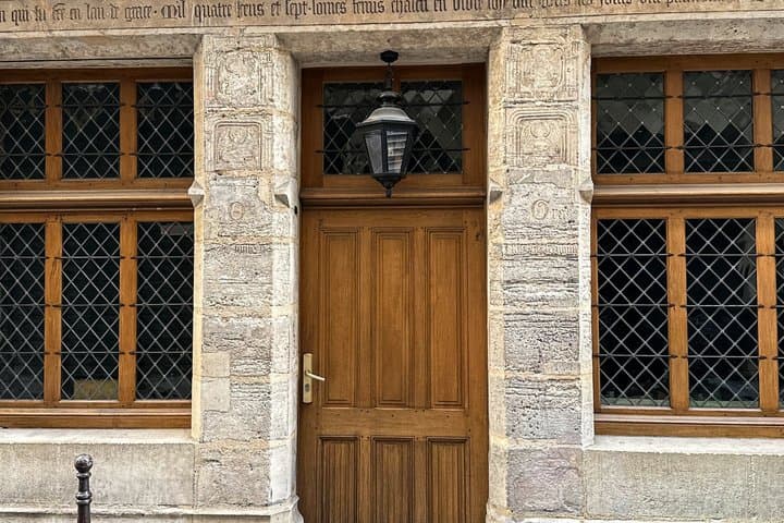 Paris Crime Mystery Quest Self Guided Adventure