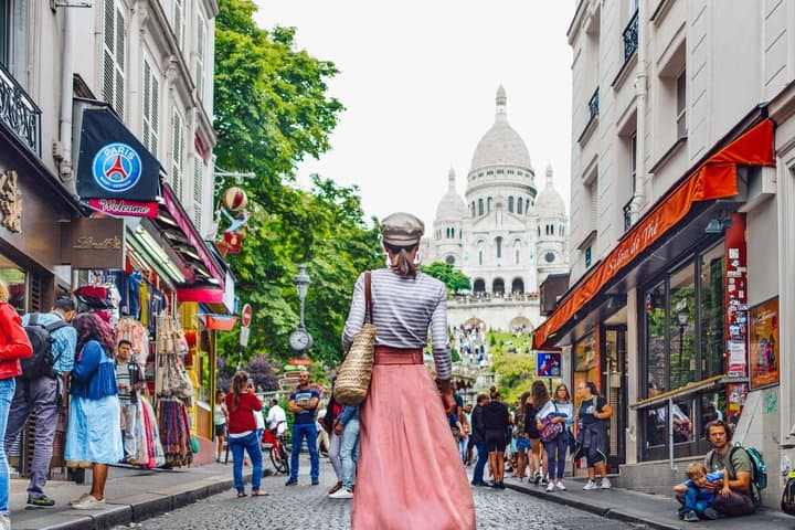 Paris Montmartre Cheese Charcuterie Wine Tasting with Audio Tour