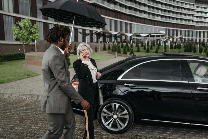 Private Transfer between Paris and CDG or Orly Airport