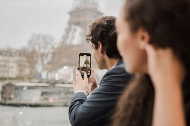 Private Transfer between Paris and CDG or Orly Airport