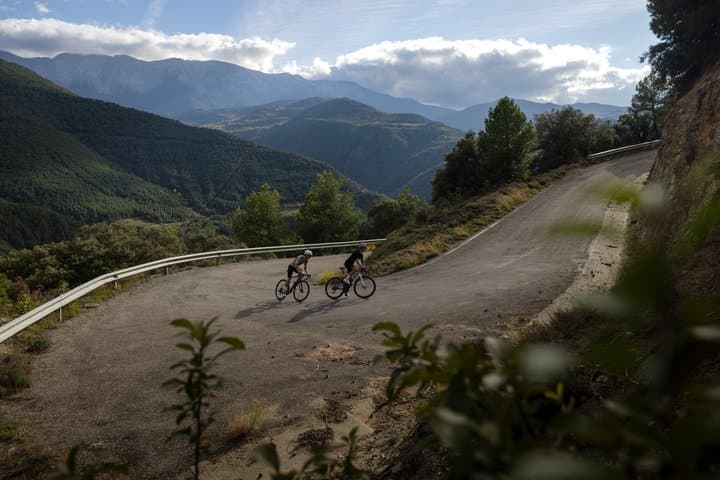 Col des Aravis by bike – Half day Tour de France with Guide