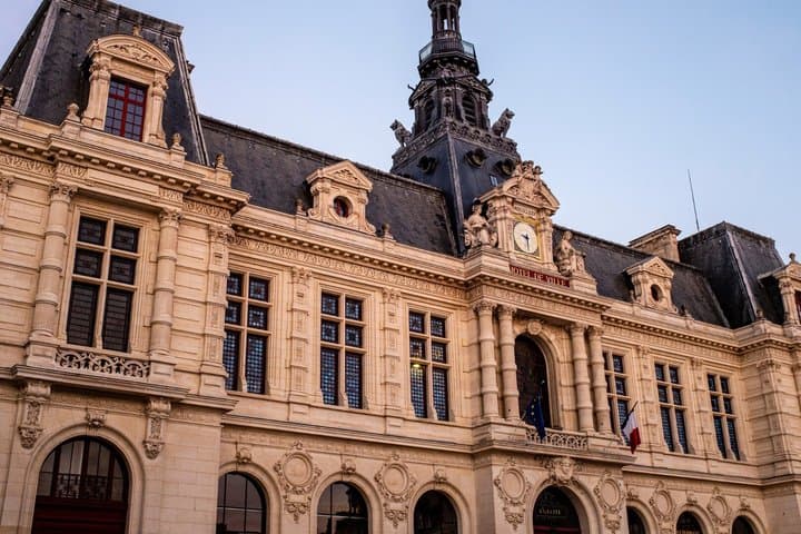 TOP Poitiers : Private Guided Tour with your mobile