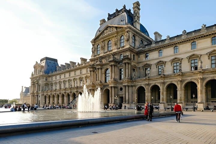 Louvre Museum Semi Private Guided Tour
