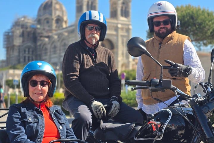 From Marseille : Sidecar Wine Tour to Cassis and Bandol