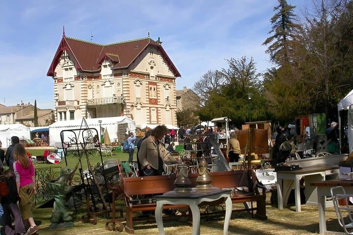 Provence Private Tour with Antiques Canals and Waterwheels