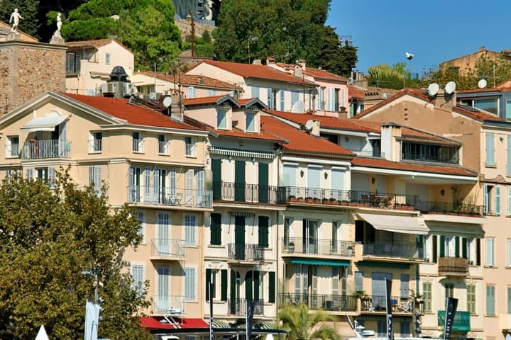 Cannes Old Town Tour with Tastings and Red Carpet