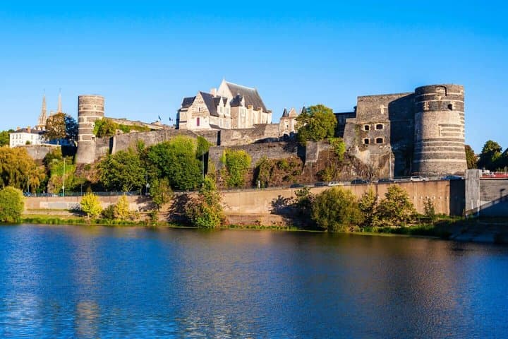 Hello Angers: Private 2 Hour Intro City Walk with Local Guide
