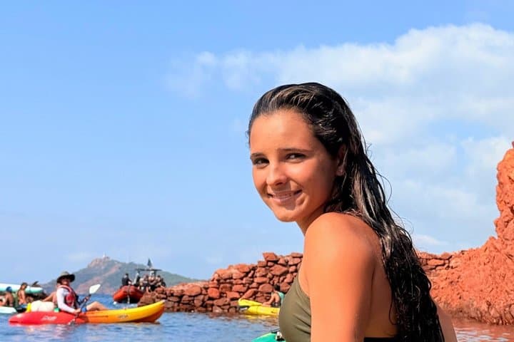 Saint-Raphaël: Guided Kayak Tour of the Esterel Calanques