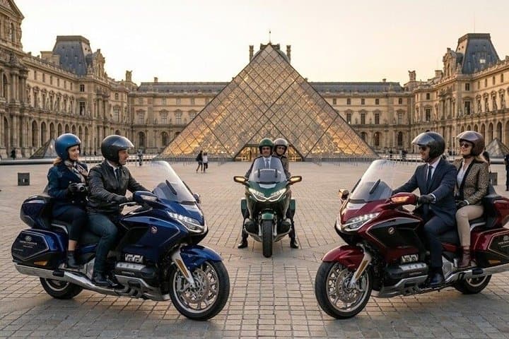Paris Essential Private One Hour Honda Gold Wing Motorcycle Tour