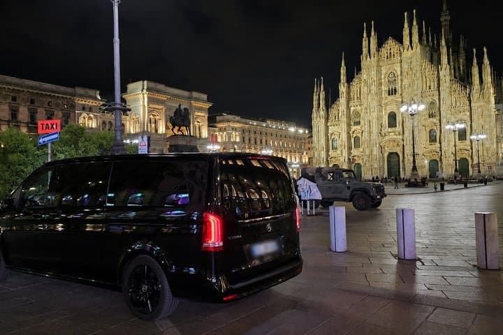 Paris Orly Airport Private Transfer Premium Van and Sedan 24sur7