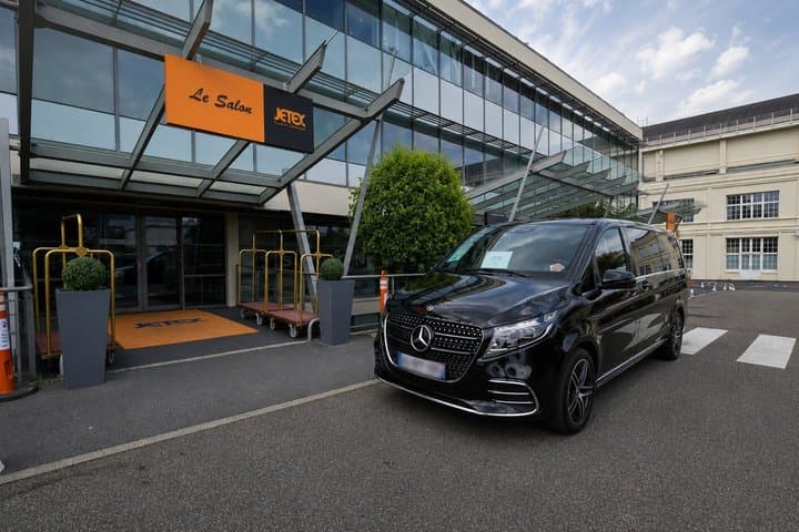 Paris Orly Airport Private Transfer Premium Van and Sedan 24sur7