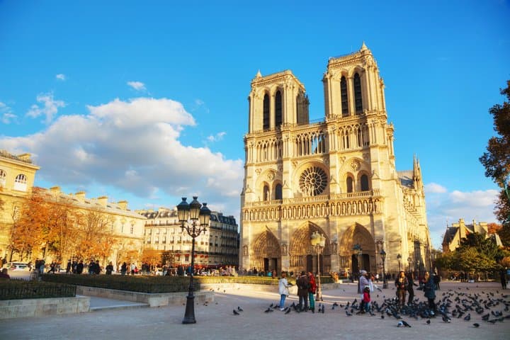 Small Group Outdoor Notre-Dame Cathedral Tour with Entrance