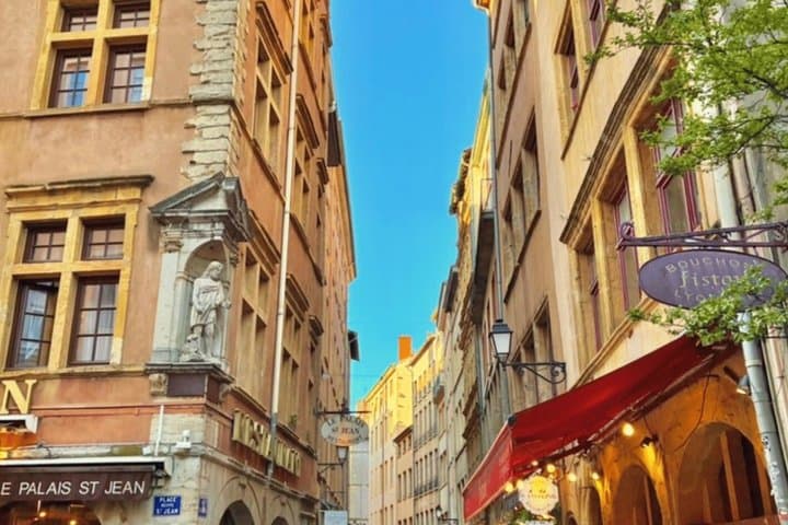 Lyon: Pastry Tour through Old Town and Hidden Traboules