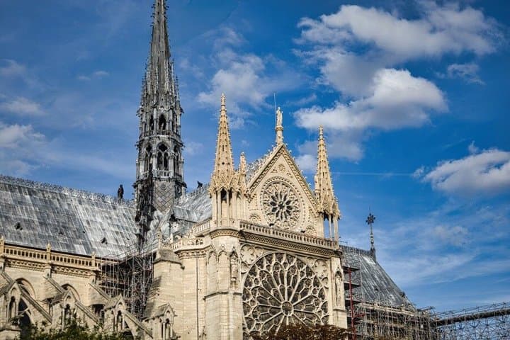 Paris Highlights by Day and Salsa by Night
