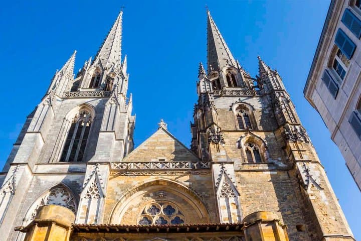 TOP Bayonne : Private Guided Tour with your mobile