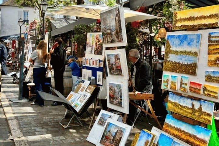 Paris Montmartre Art Walk with a Bakery Tasting Private Tour