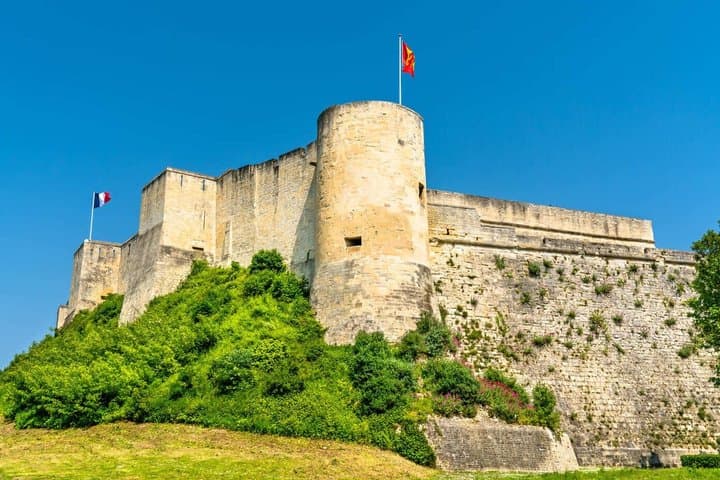 Hello Caen: Private 2-Hour Intro City Walk with Local Guide
