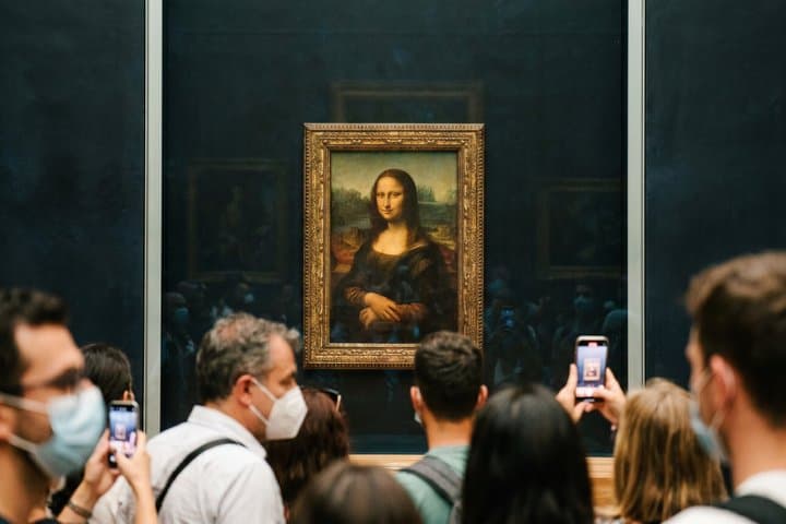 Louvre Masterpieces & Mona Lisa Guided Tour with Reserved Access